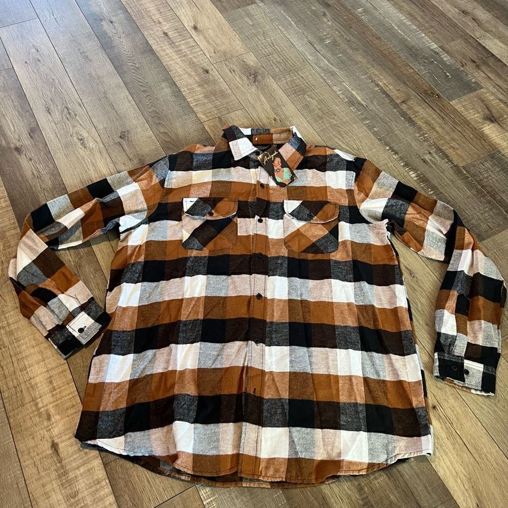 Aaliyah buffalo plaid shirt, size XL GUC, wearable art! Graphic on back